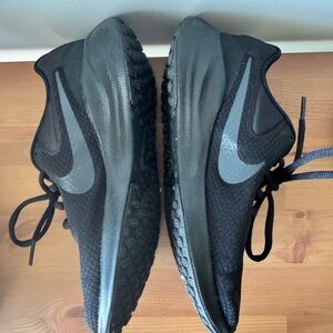 Nike Revolution 7 Men’s Sz 7